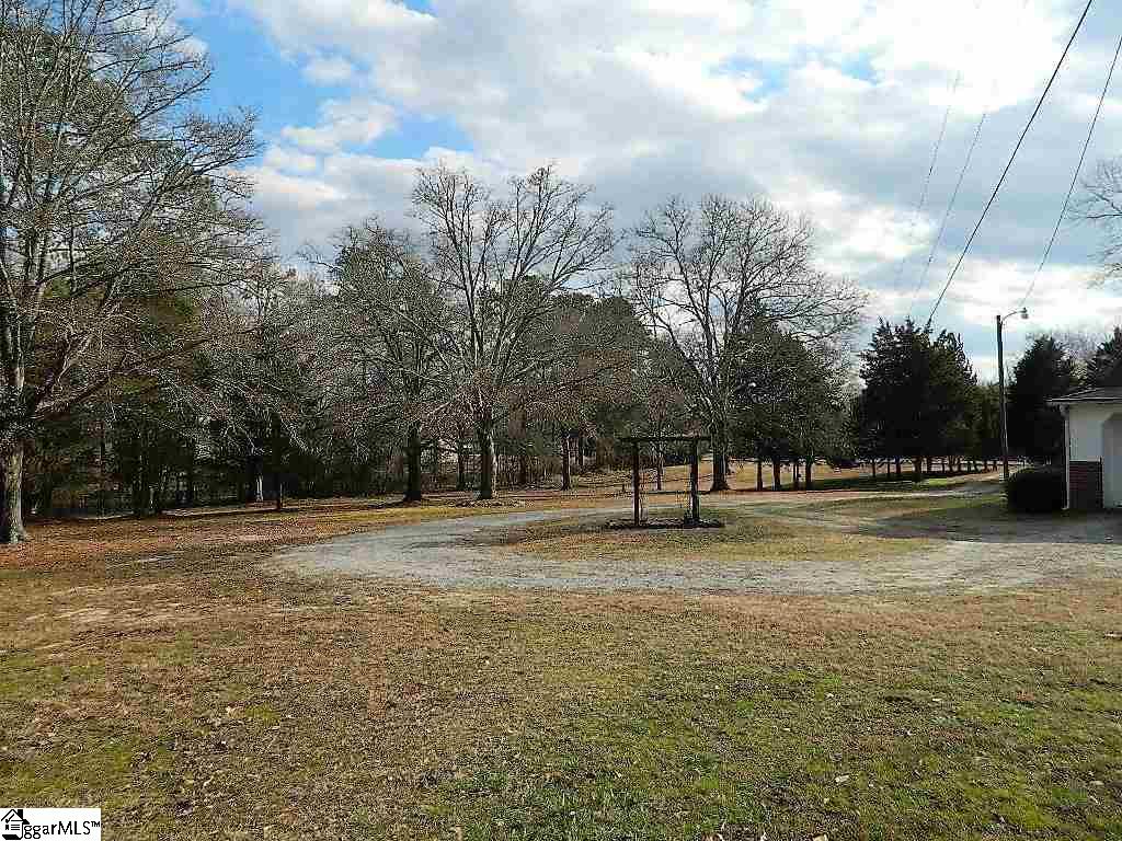 309 Due West Road Honea Path, SC 29654 - Photo 7 of 36