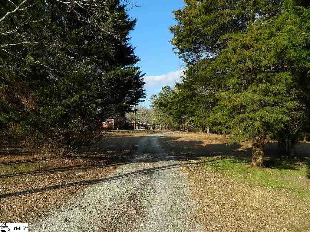 309 Due West Road Honea Path, SC 29654 - Photo 8 of 36