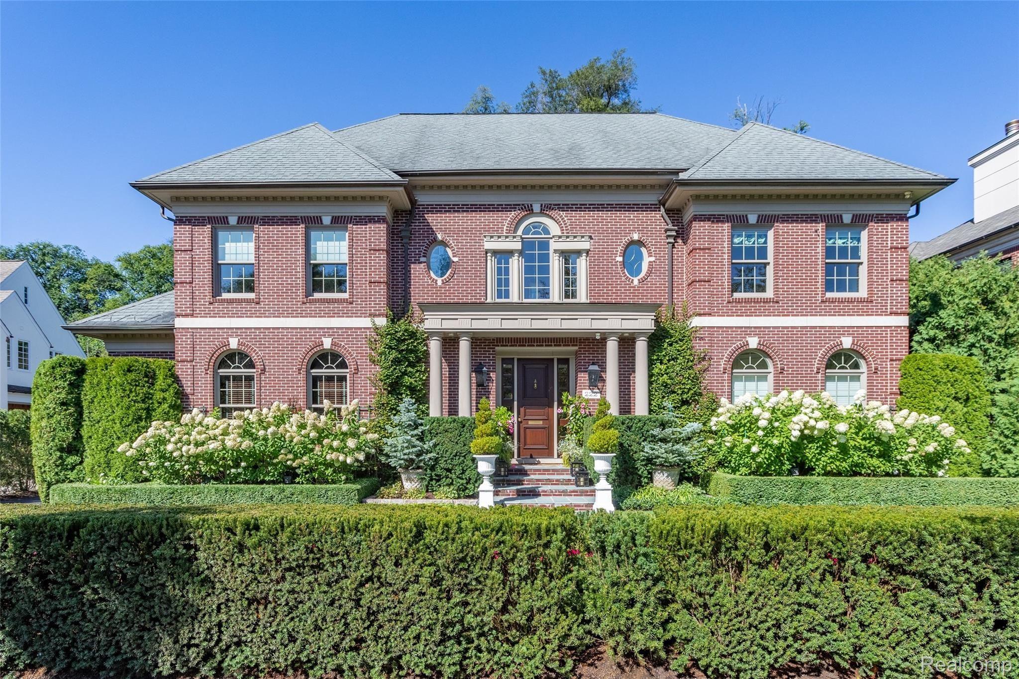 222 Aspen Road Birmingham, MI 48009 - Photo 2 of 50 244A9618-HDR.jpg