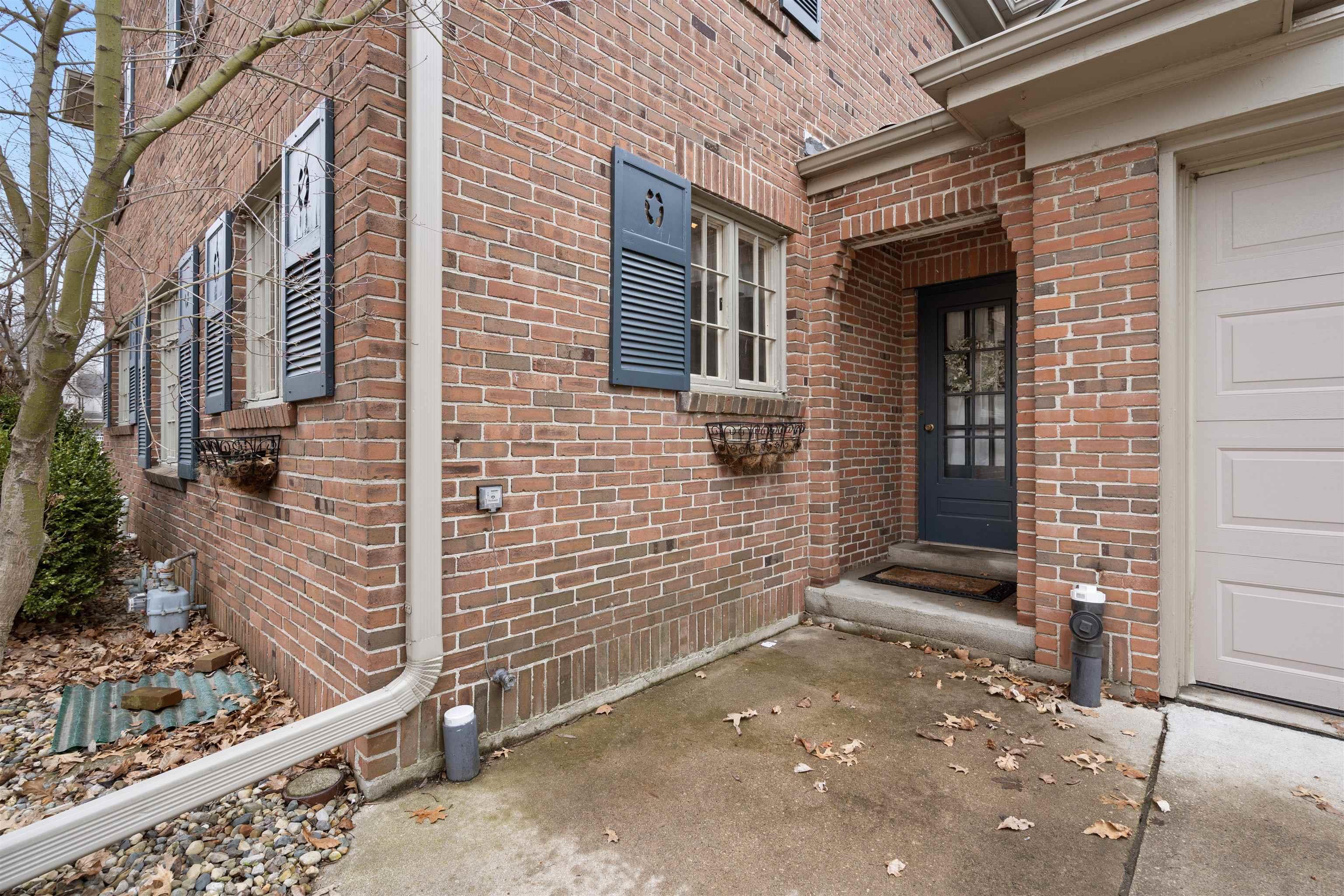 304 Adams Street Decatur, IN 46733 - Photo 4 of 36