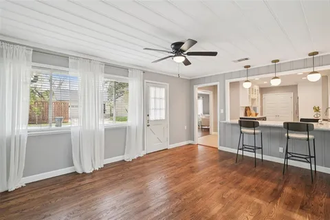 $475,000 | 2403 West Colorado Boulevard, Dallas, TX 75211