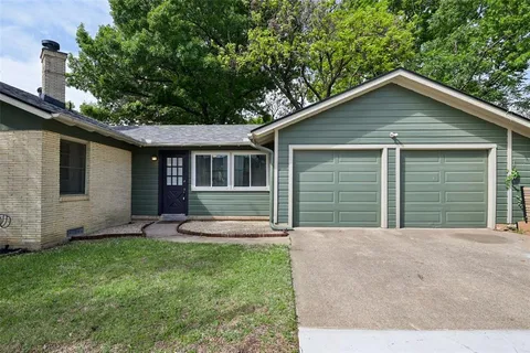 $475,000 | 2403 West Colorado Boulevard, Dallas, TX 75211
