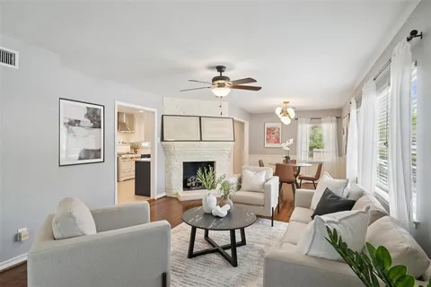 $475,000 | 2403 West Colorado Boulevard, Dallas, TX 75211