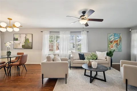 $475,000 | 2403 West Colorado Boulevard, Dallas, TX 75211