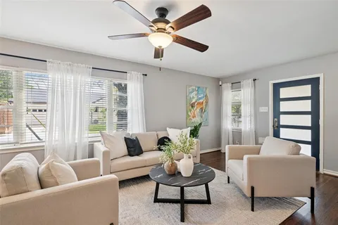 $475,000 | 2403 West Colorado Boulevard, Dallas, TX 75211