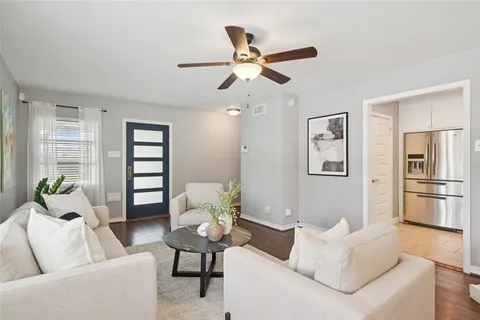 $475,000 | 2403 West Colorado Boulevard, Dallas, TX 75211