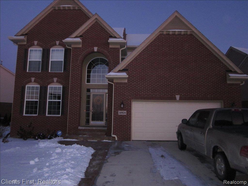 30924 Bradmore Road Warren, MI 48092 - Photo 1 of 20 1.11.2011 038