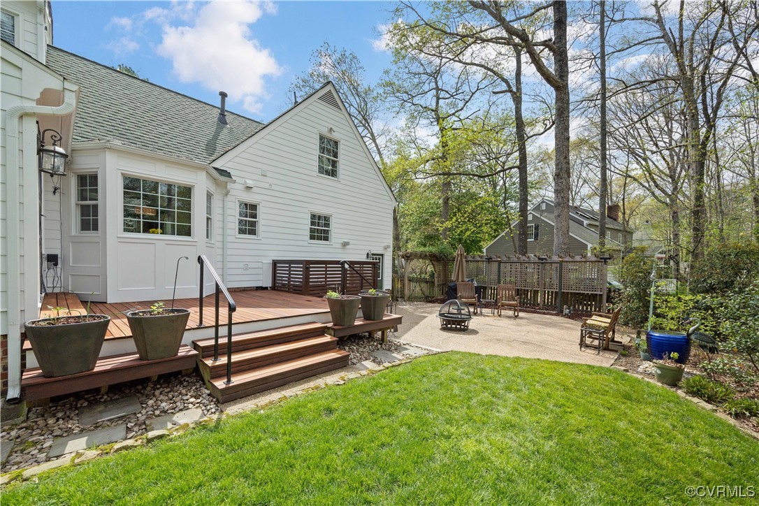 14204 Chimney House Road Midlothian, VA 23112 - Photo 4 of 39 a view of a backyard with sitting area