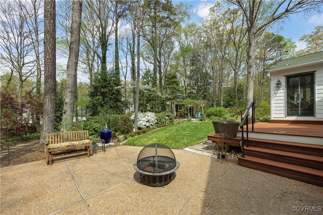 14204 Chimney House Road Midlothian, VA 23112 - Photo 5 of 39 a garden view with a seating space