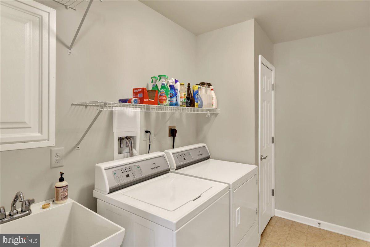 484 Patriots Way Lititz, PA 17543 - Photo 9 of 30 Laundry