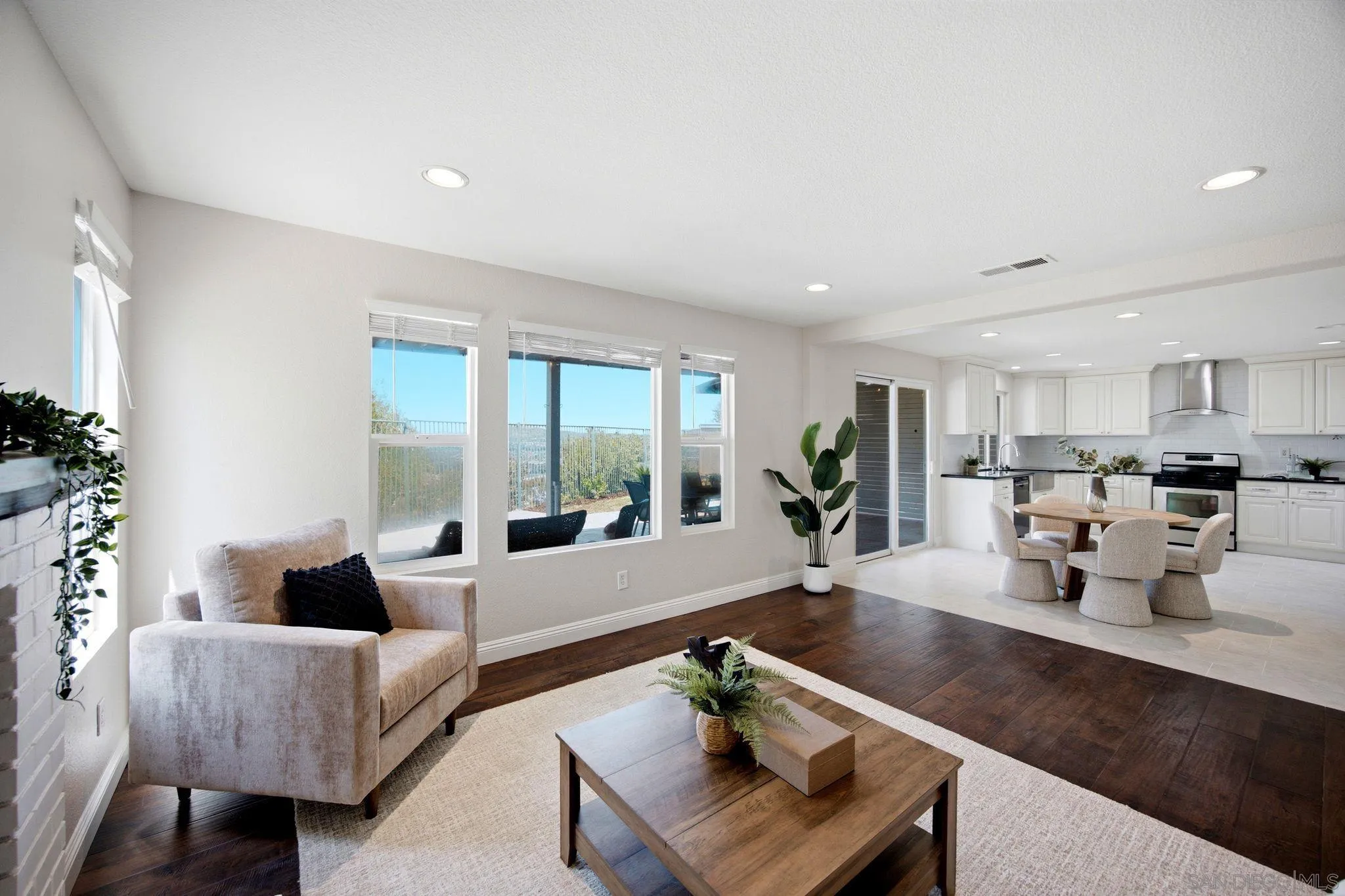 150 Ridge View Way Oceanside, CA 92057 - Photo 3 of 40 Gallery Image 3