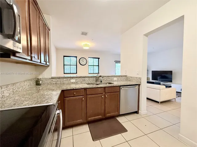 $2,995 | 10600 Northwest 88th Street, Unit 106, Doral, FL 33178