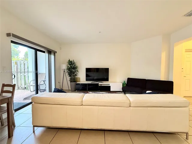 $2,995 | 10600 Northwest 88th Street, Unit 106, Doral, FL 33178