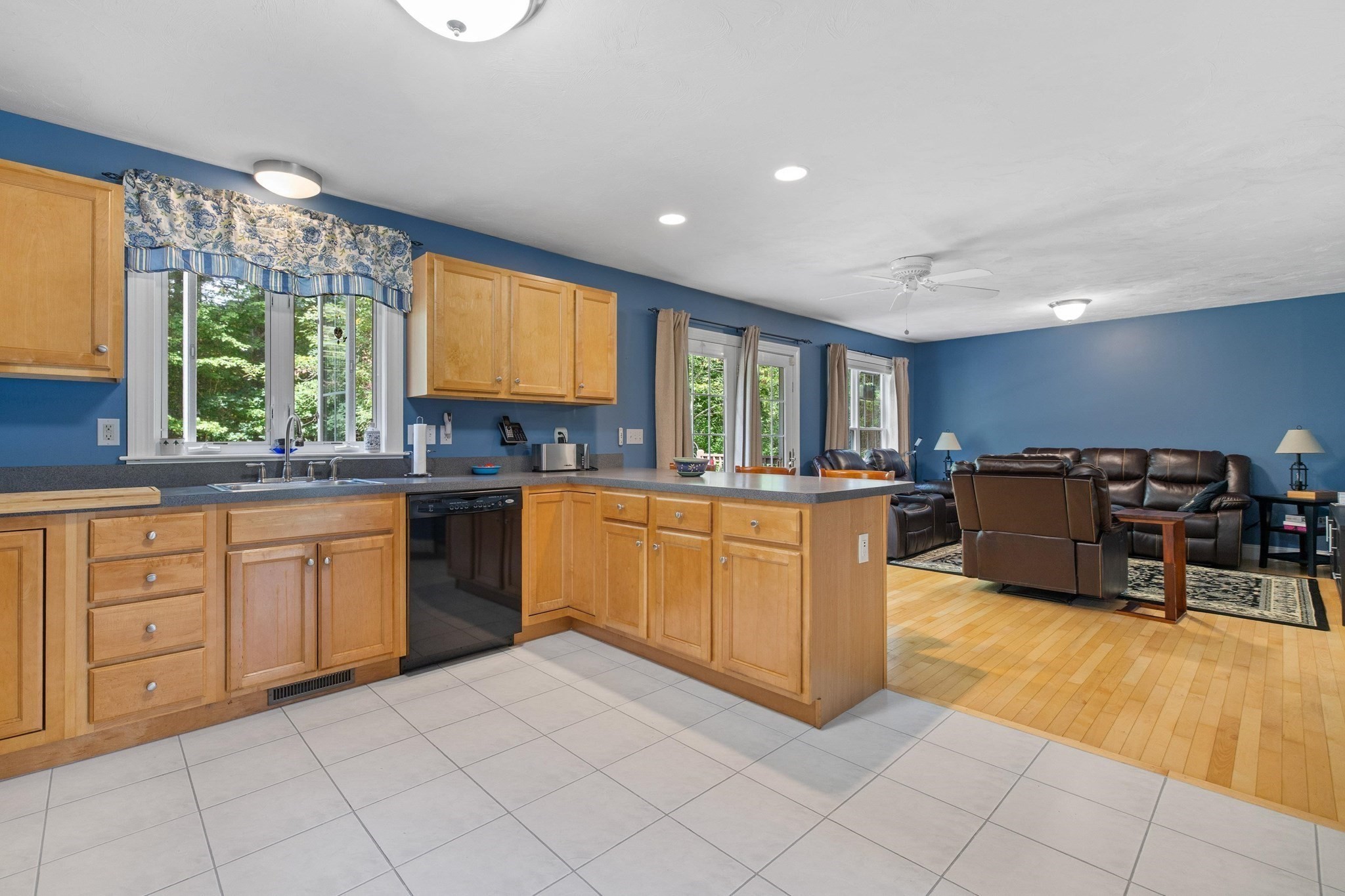 27 Tannery Road Sturbridge, MA 01518 - Photo 16 of 42 Gallery Image 16