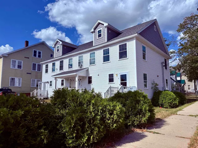 $2,050 | 12 Leonard Street, Unit D, Rochester, NH 03867