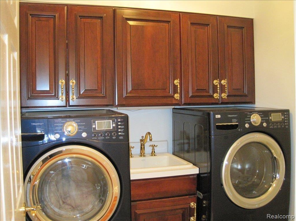 19926 Meridian Road Grosse Ile, MI 48138 - Photo 14 of 19 IMG_2883