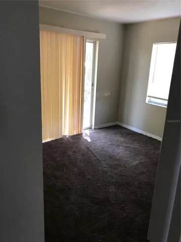 a view of empty room with window