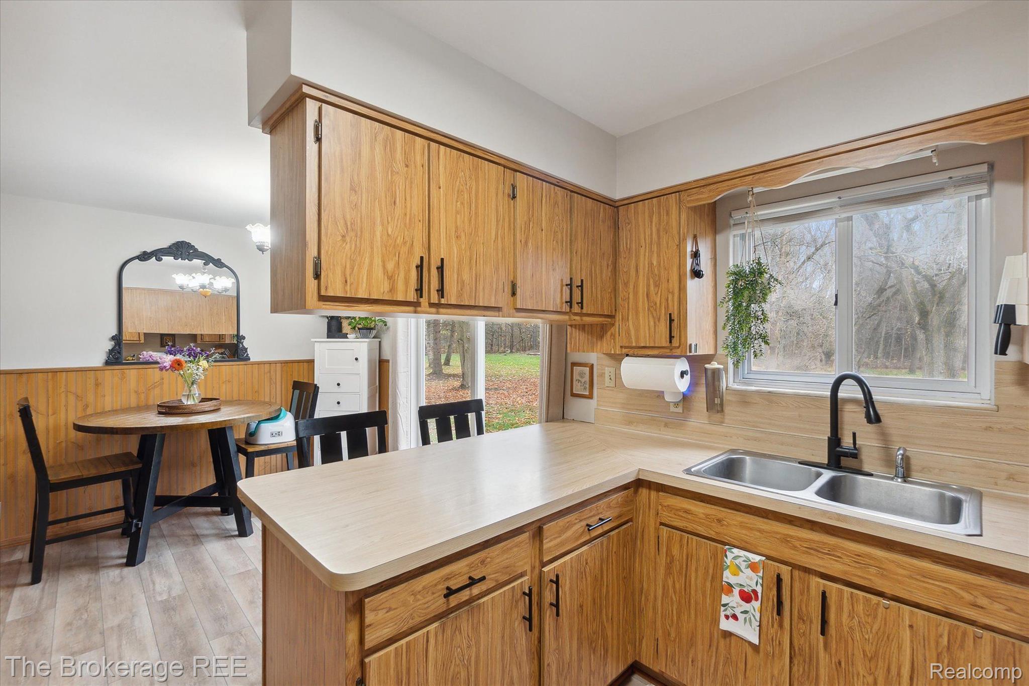 10161 East Coldwater Road Davison, MI 48423 - Photo 13 of 34 Gallery Image 13