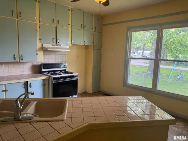 $60,000 | 604 South 23rd Street, Herrin, IL 62948