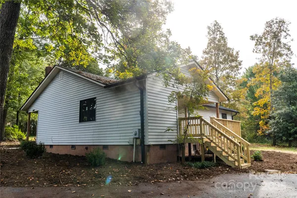 $359,000 | 1210 29th Ave Drive Northeast, Hickory, NC 28601