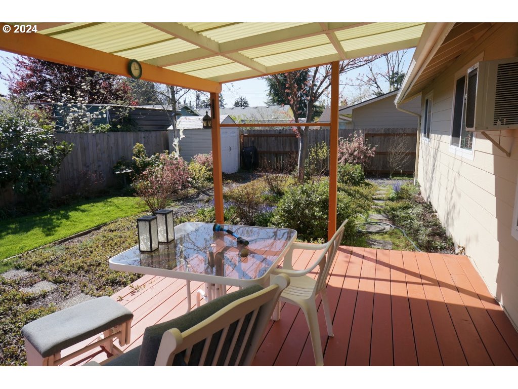 5637 E Street Springfield, OR 97478 - Photo 20 of 27 a view of yard with patio