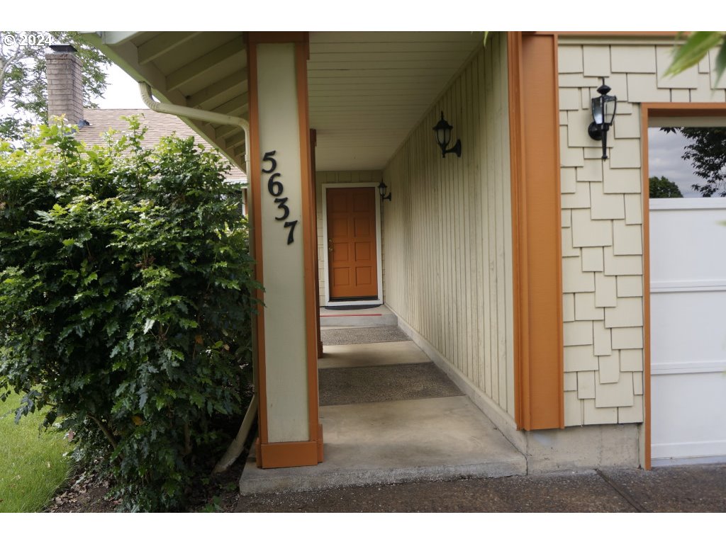 5637 E Street Springfield, OR 97478 - Photo 4 of 27