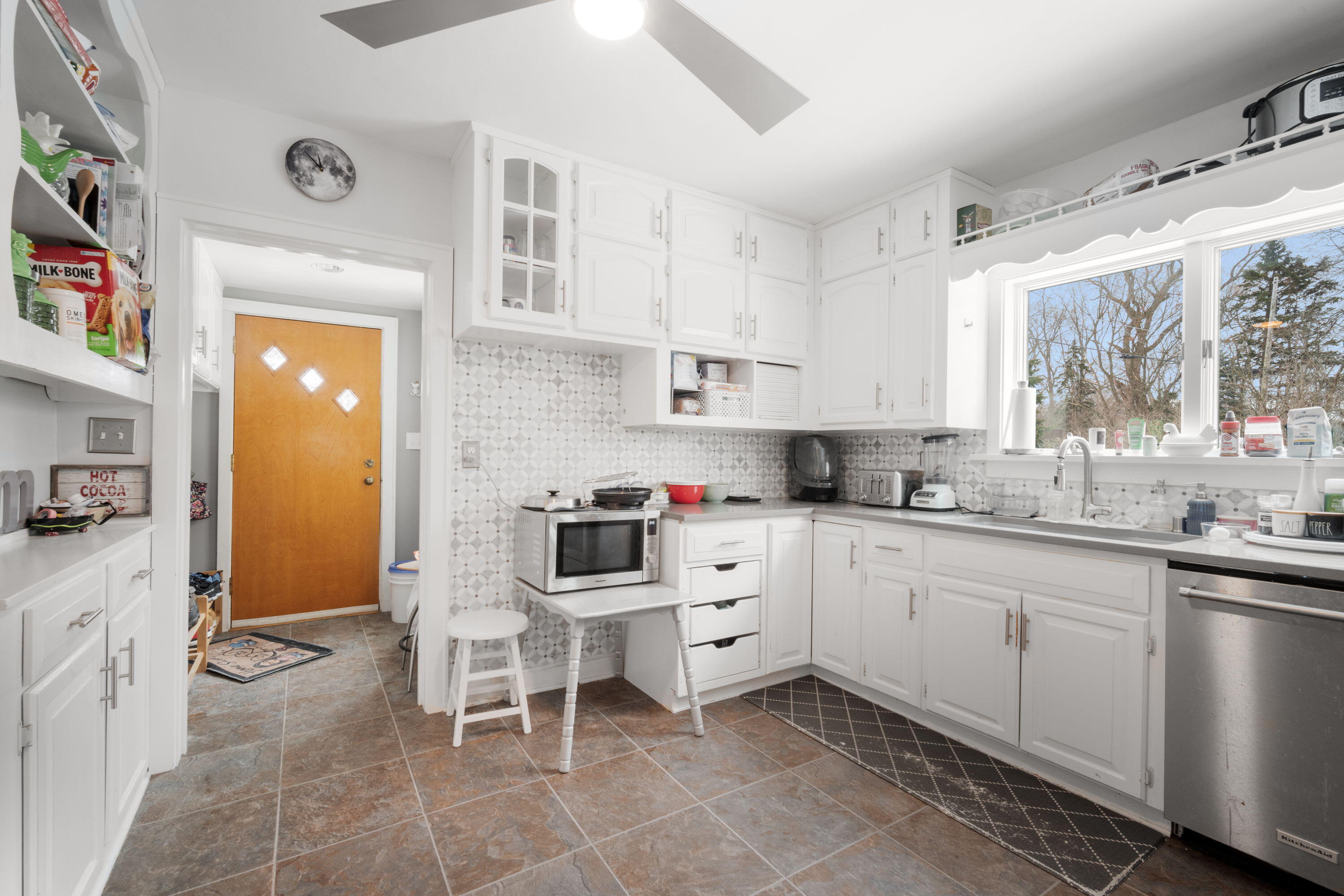 3236 South 97th Street Milwaukee, WI 53227 - Photo 9 of 34 8_imgDSC06215