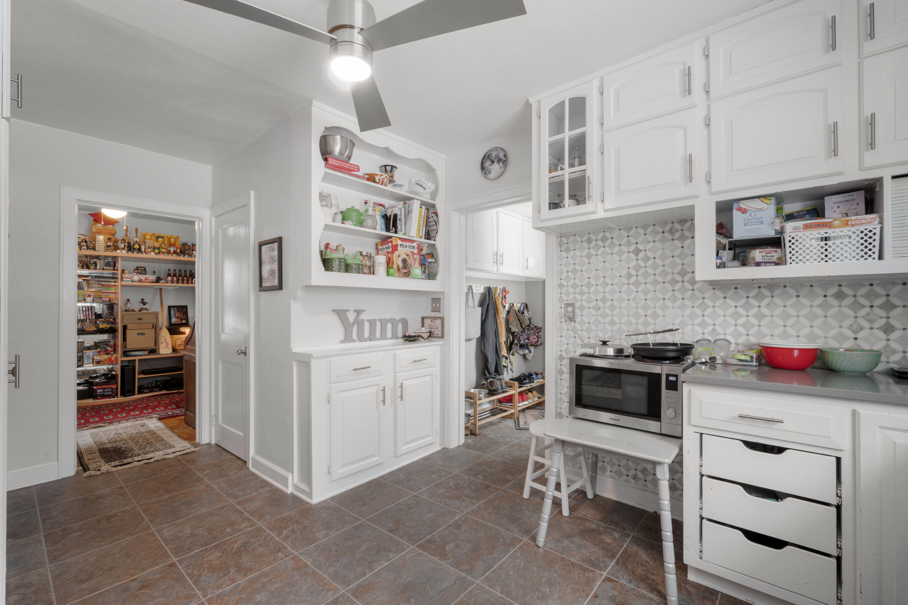 3236 South 97th Street Milwaukee, WI 53227 - Photo 11 of 34 10_imgDSC06225