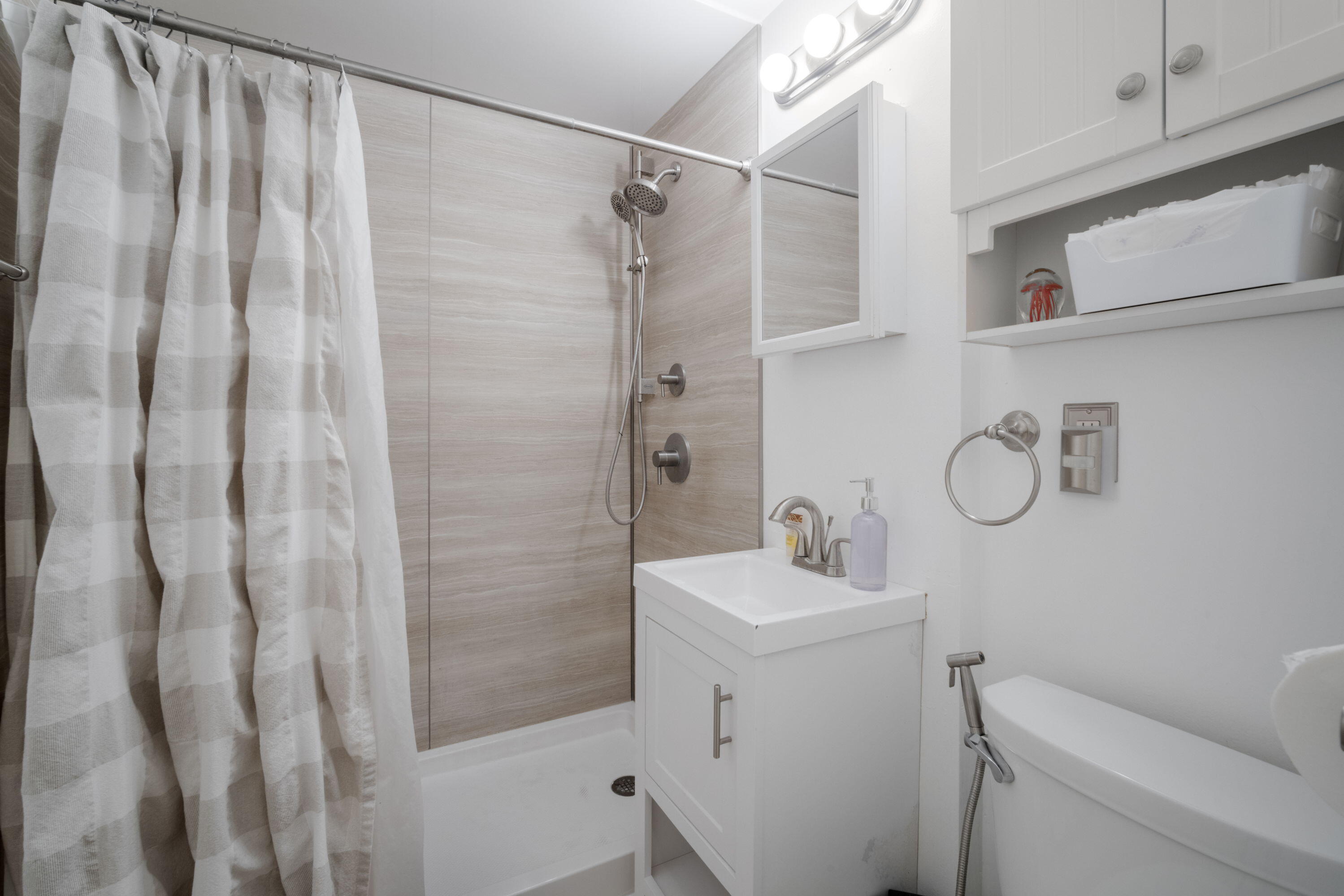 3236 South 97th Street Milwaukee, WI 53227 - Photo 13 of 34 12_imgDSC06200