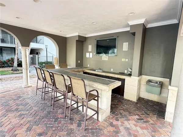 $2,950 | 6851 Southwest 44th Street, Unit 107, Miami, FL 33155