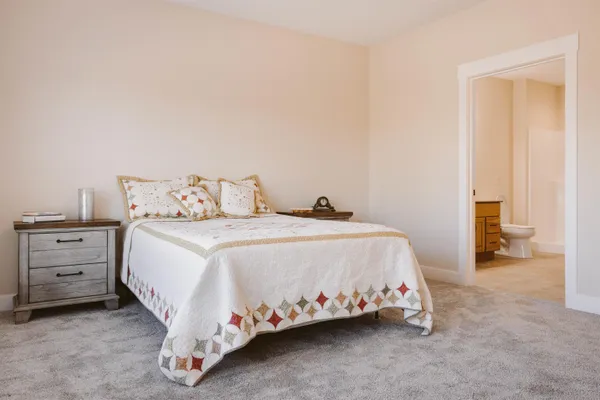 $2,440 | 3211 West Bartlett Drive, New Haven, IN 46774