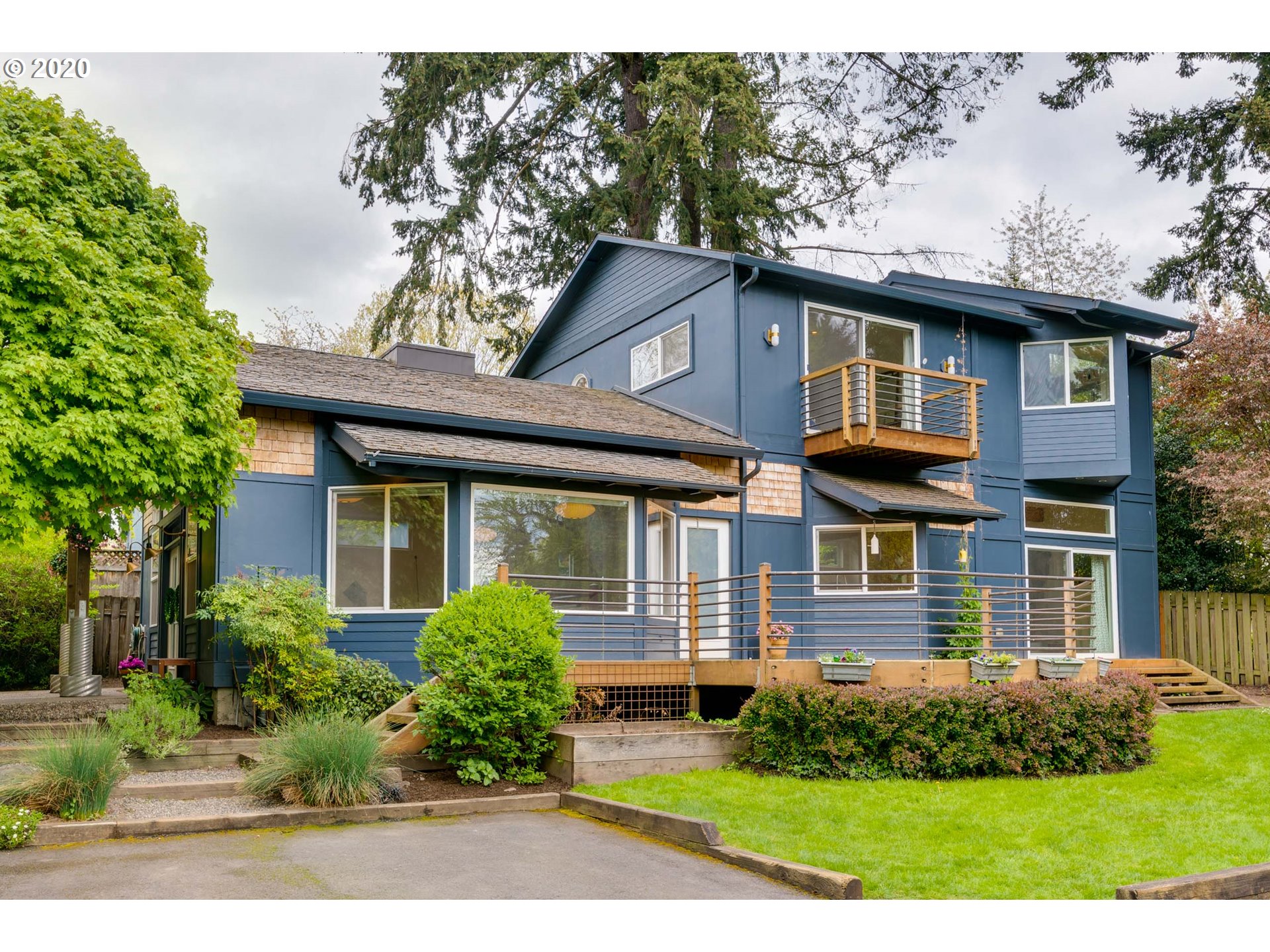 5530 Southwest Cameron Road Portland, OR 97221 - Photo 1 of 32 Gallery Image 1