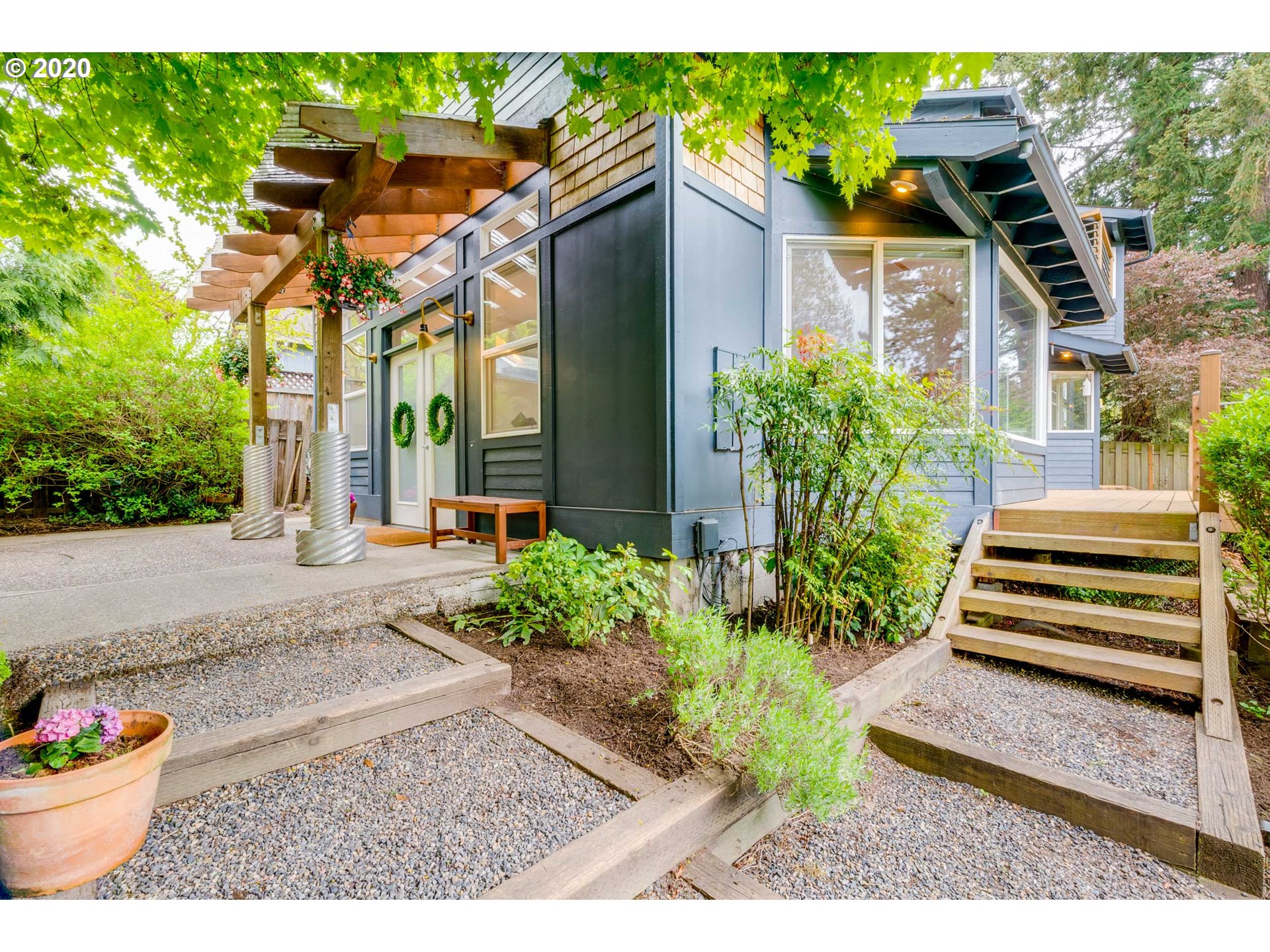 5530 Southwest Cameron Road Portland, OR 97221 - Photo 3 of 32 Gallery Image 3
