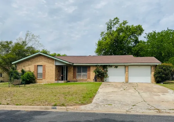 $189,000 | 206 Loesch Drive, Elgin, TX 78621