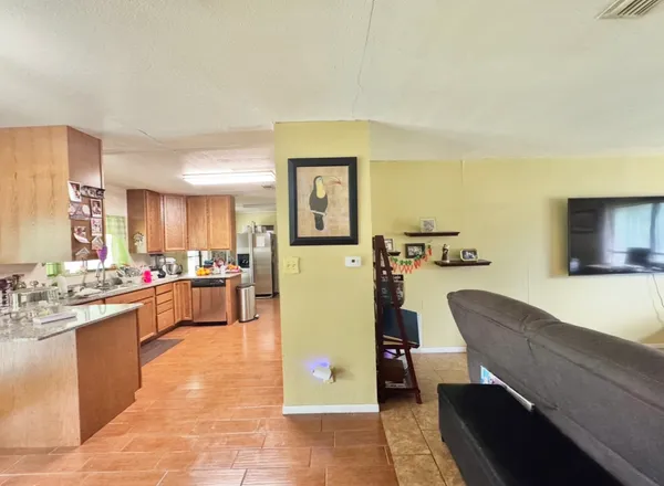 $189,000 | 206 Loesch Drive, Elgin, TX 78621