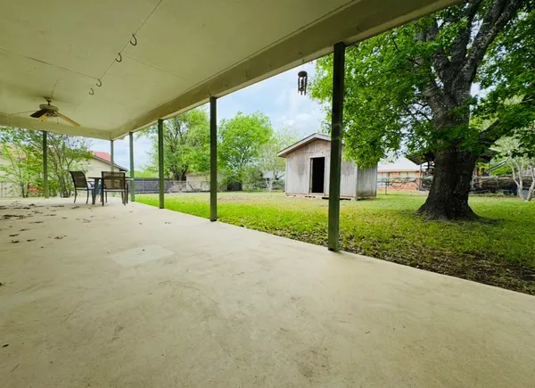 $189,000 | 206 Loesch Drive, Elgin, TX 78621