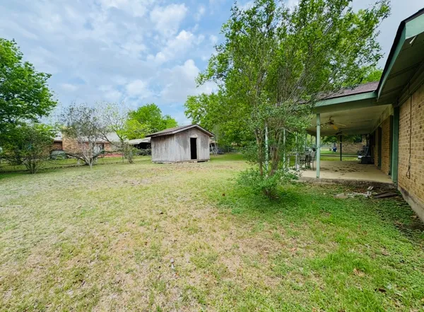 $189,000 | 206 Loesch Drive, Elgin, TX 78621