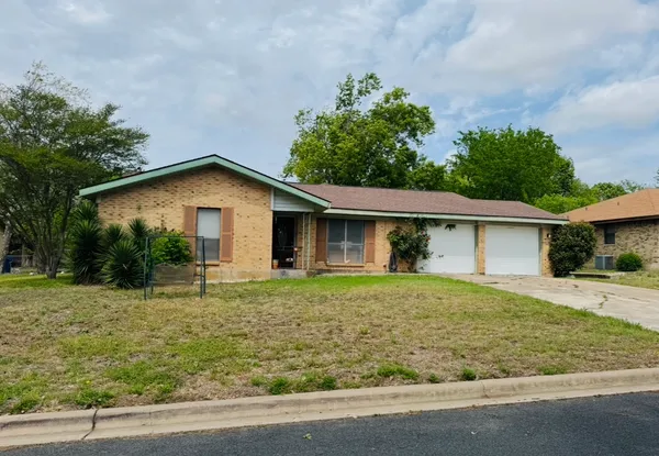 $189,000 | 206 Loesch Drive, Elgin, TX 78621