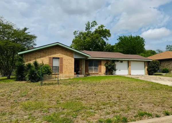 $189,000 | 206 Loesch Drive, Elgin, TX 78621