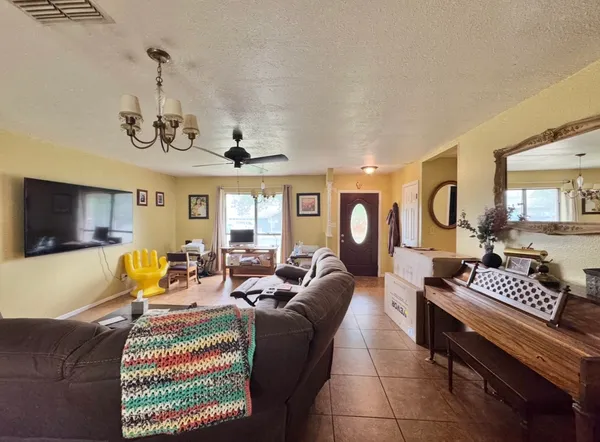 $189,000 | 206 Loesch Drive, Elgin, TX 78621