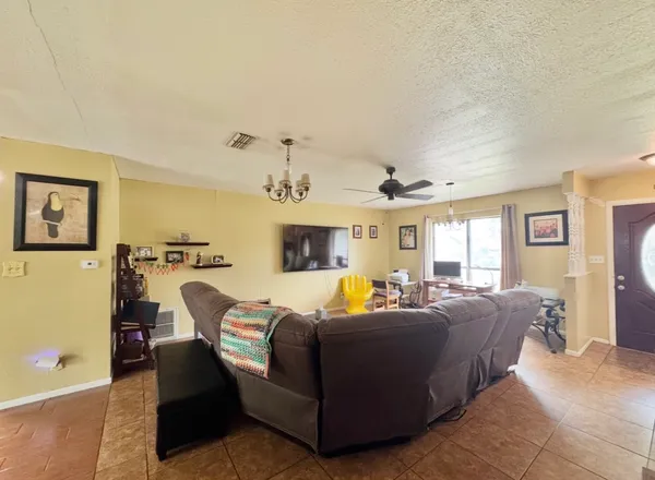 $189,000 | 206 Loesch Drive, Elgin, TX 78621