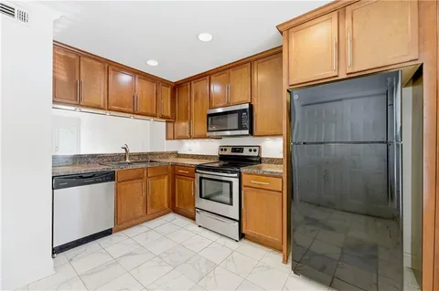 $225,000 | 352 Teal Court, Roswell, GA 30076