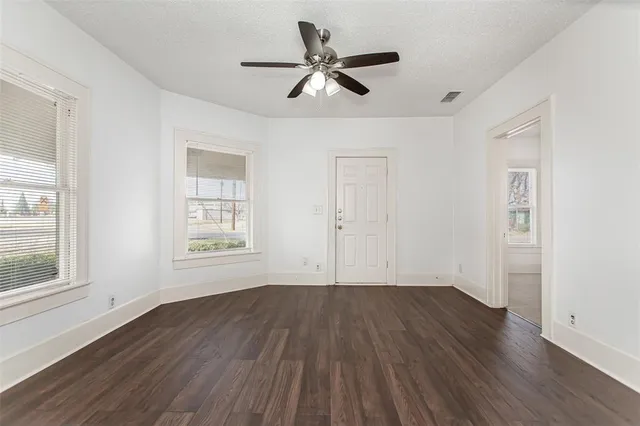 $1,595 | 316 West Avenue A, Garland, TX 75040