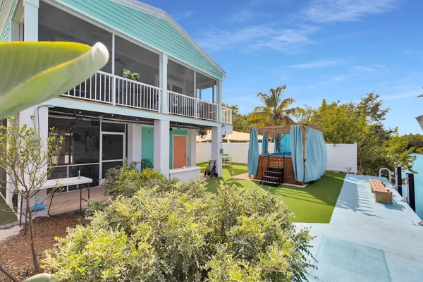 $950,000 | 29175 Aster Lane, Big Pine Key, FL 33043