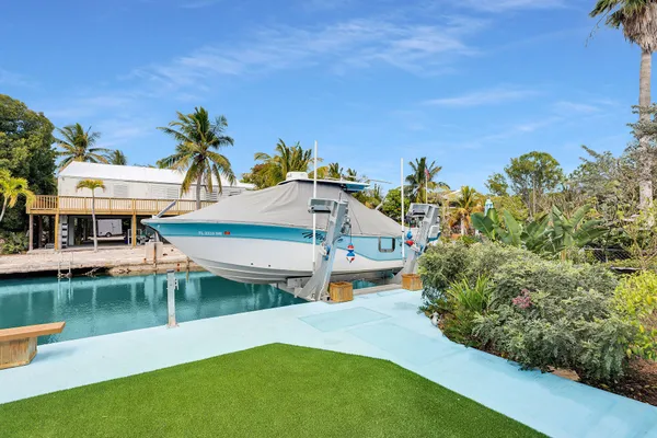 $950,000 | 29175 Aster Lane, Big Pine Key, FL 33043