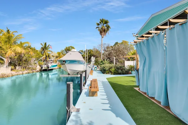 $950,000 | 29175 Aster Lane, Big Pine Key, FL 33043