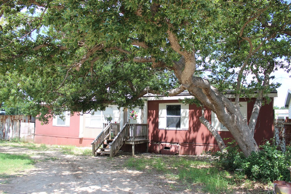 159 Annie Lane East Center Point, TX 78010 - Photo 2 of 18