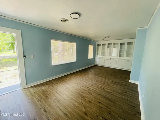 $144,000 | 233 Colonial Drive, Jackson, MS 39204