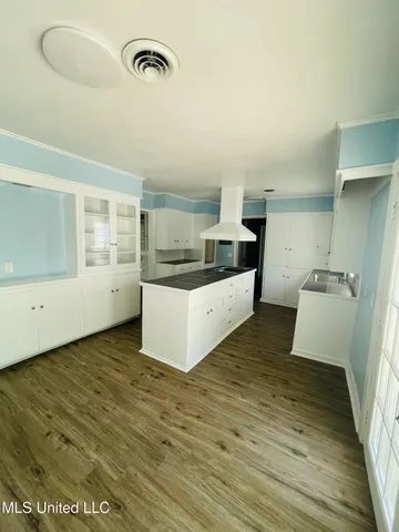 $144,000 | 233 Colonial Drive, Jackson, MS 39204