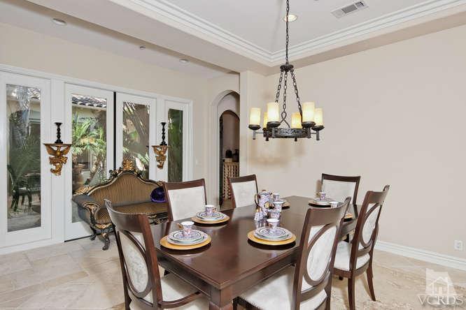 430 Sereno Place Camarillo, CA 93010 - Photo 13 of 33 a view of a dining room with furniture